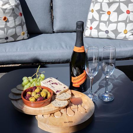 Elliot Oliver - 2 Bedroom Garden Apartment With Parking Cheltenham Bagian luar foto
